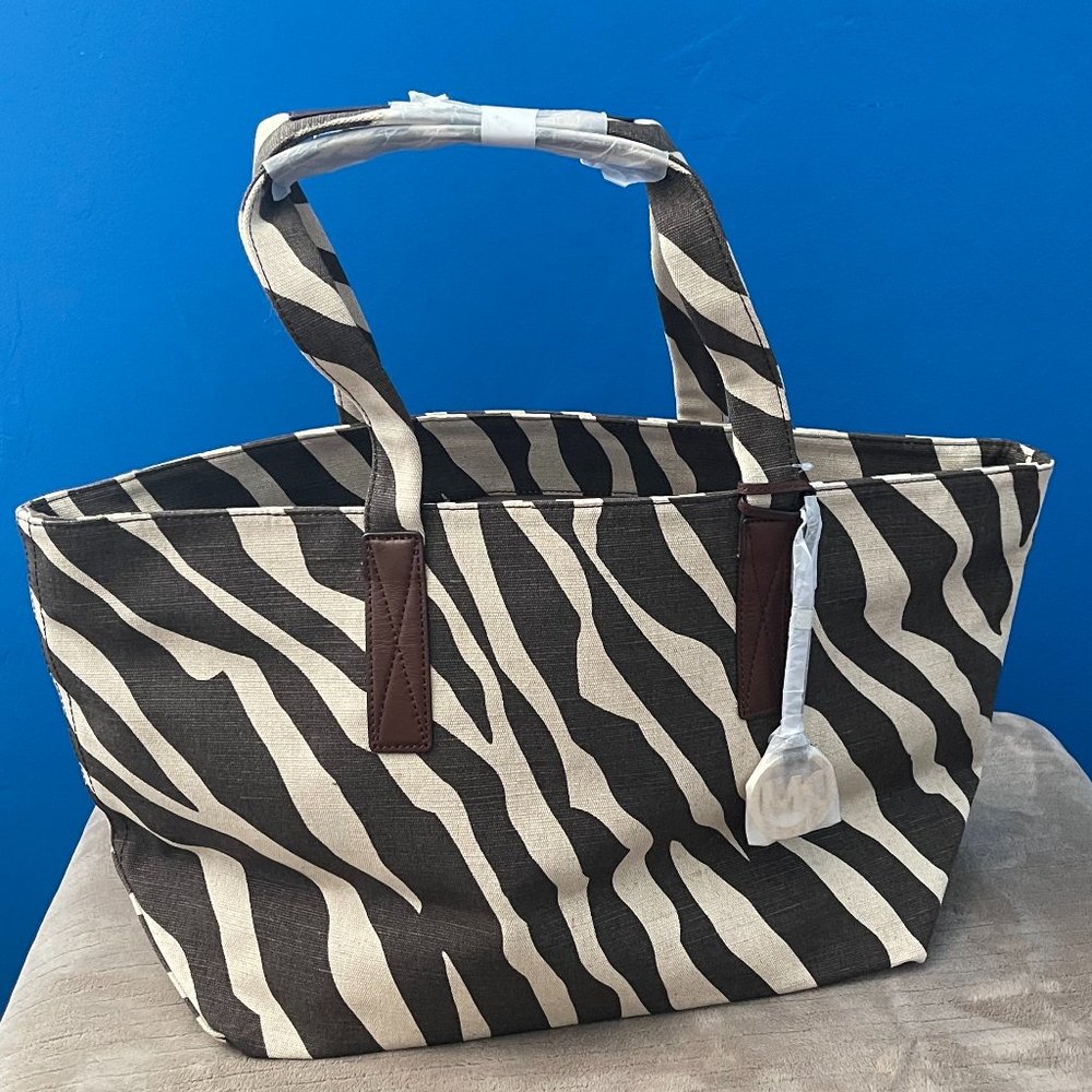 NWT MICHAEL KORS  ZEBRA  PRINT  MEDIUM HANDBAG SOLD OUT
